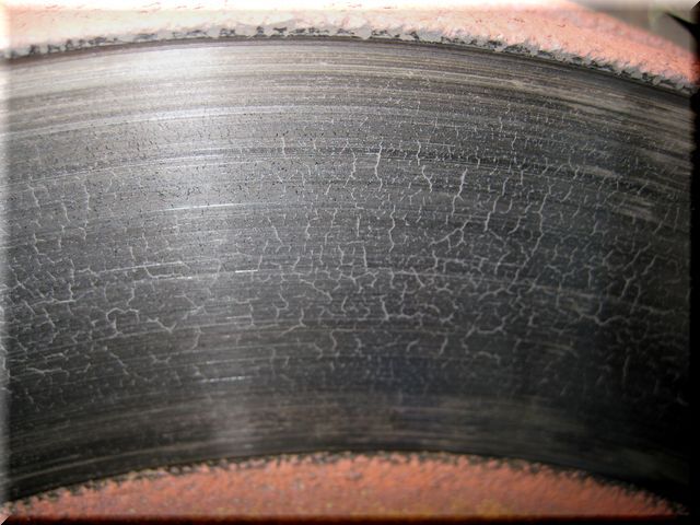 ブレーキローターの交換費用は工賃を含めていくら 交換時期と研磨についても